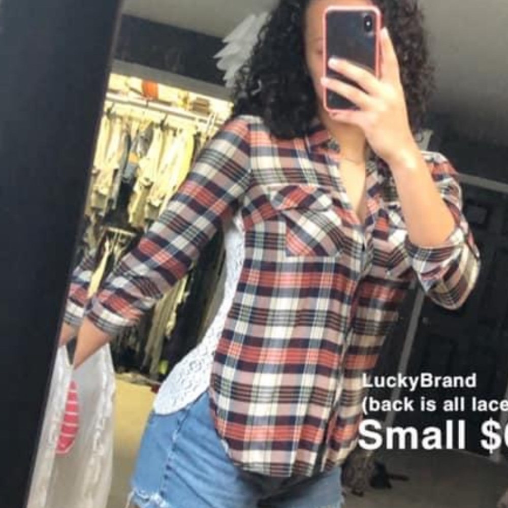 Women’s plaid button up
